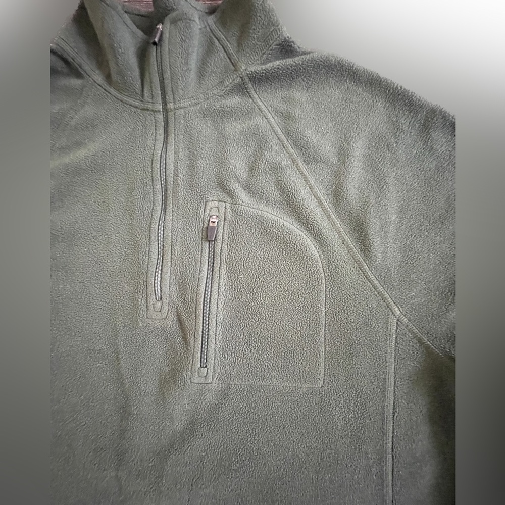 Men’s L.L. Bean's Quick Dry Trail Tee 1/4 Zip w/ Chest Zip Pocket - Picture 4 of 5